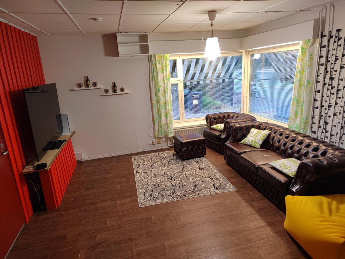 Relax & Recharge - A Unique Suite With A Touch Of Luxury - Hot Tub And Sauna Inspired Decor #Not A Real Sauna# Easy City Access - Direct Train 15 Min To City Helsinki Esterno foto