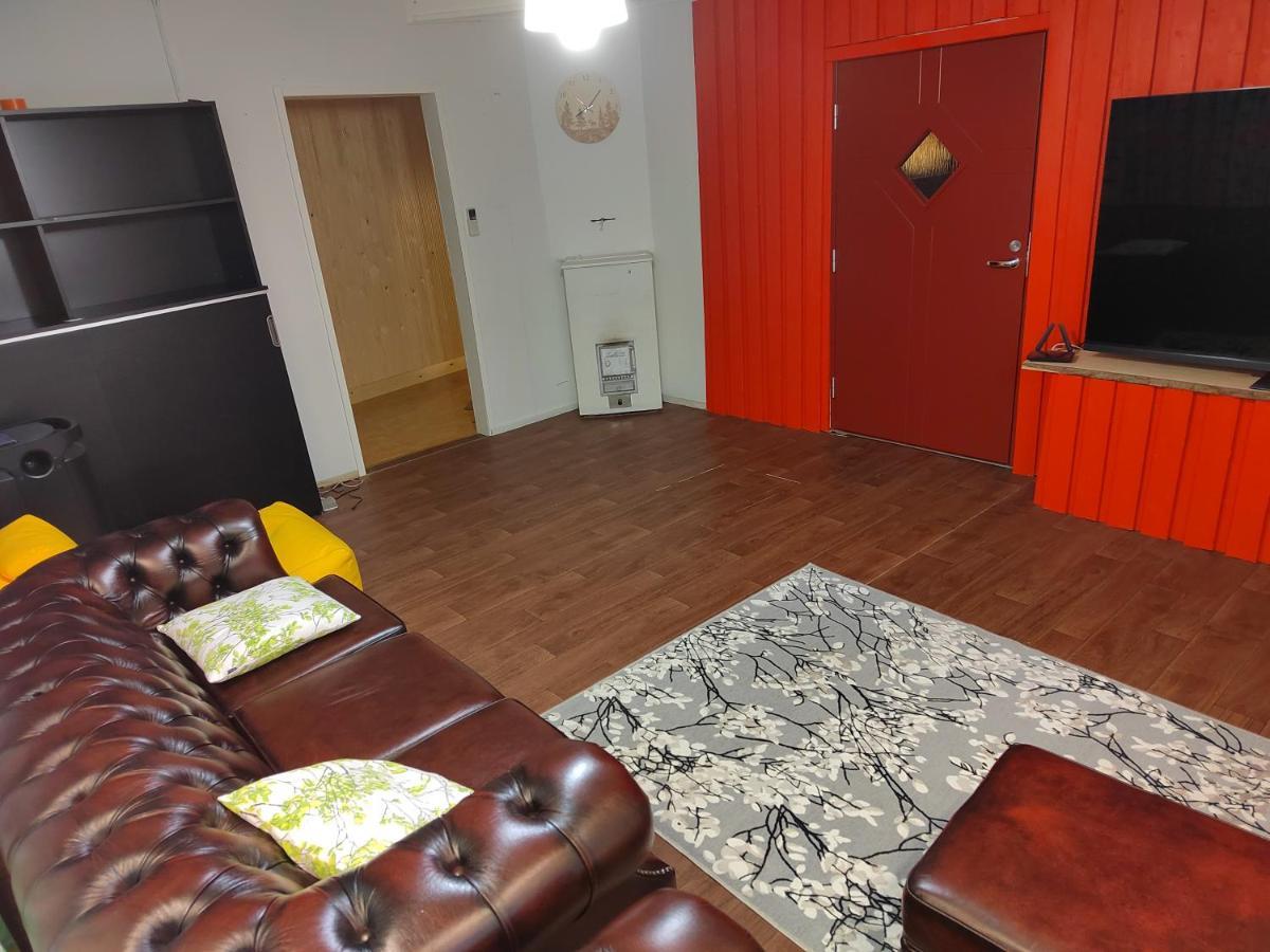 Relax & Recharge - A Unique Suite With A Touch Of Luxury - Hot Tub And Sauna Inspired Decor #Not A Real Sauna# Easy City Access - Direct Train 15 Min To City Helsinki Esterno foto