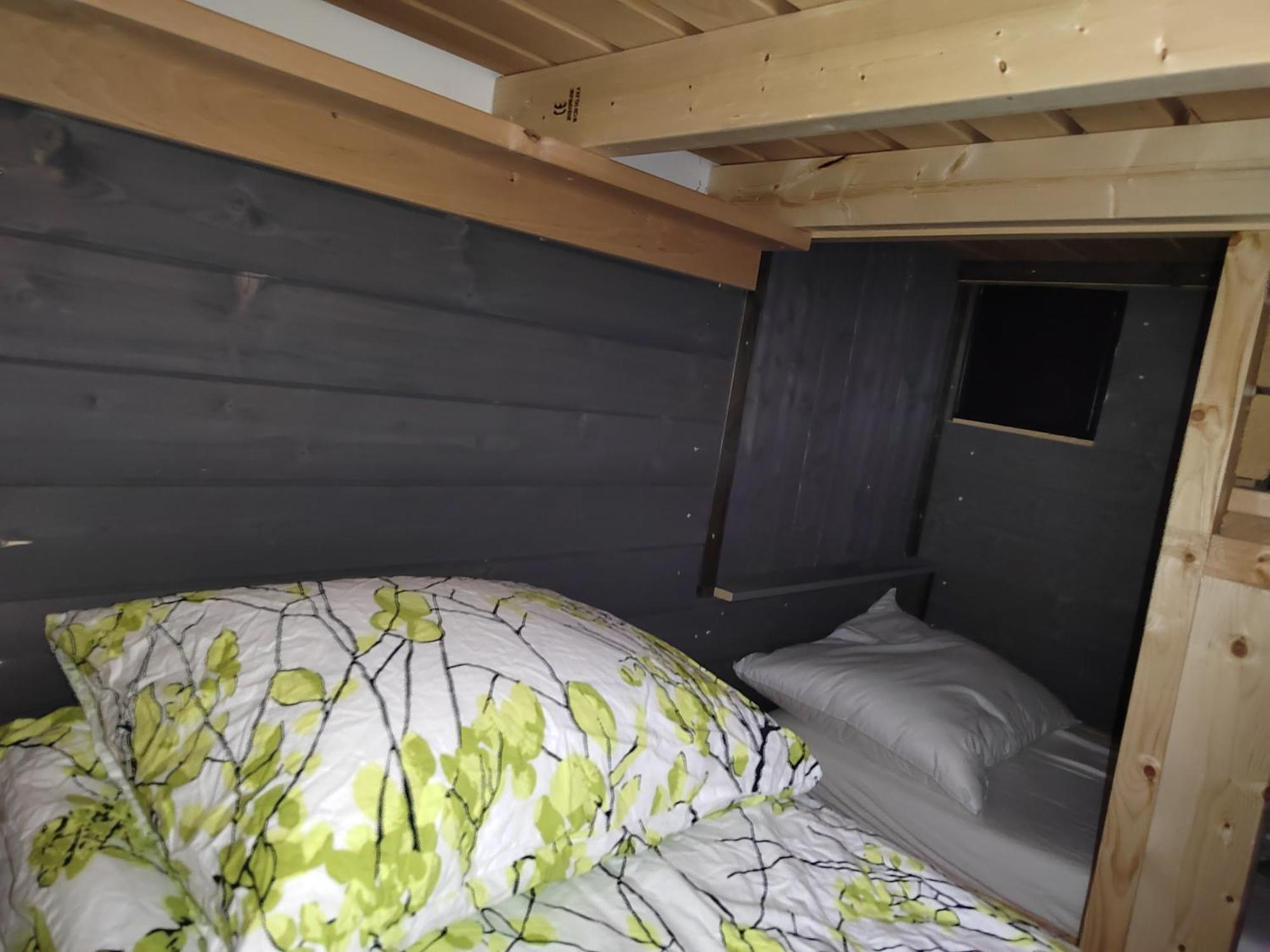 Relax & Recharge - A Unique Suite With A Touch Of Luxury - Hot Tub And Sauna Inspired Decor #Not A Real Sauna# Easy City Access - Direct Train 15 Min To City Helsinki Esterno foto
