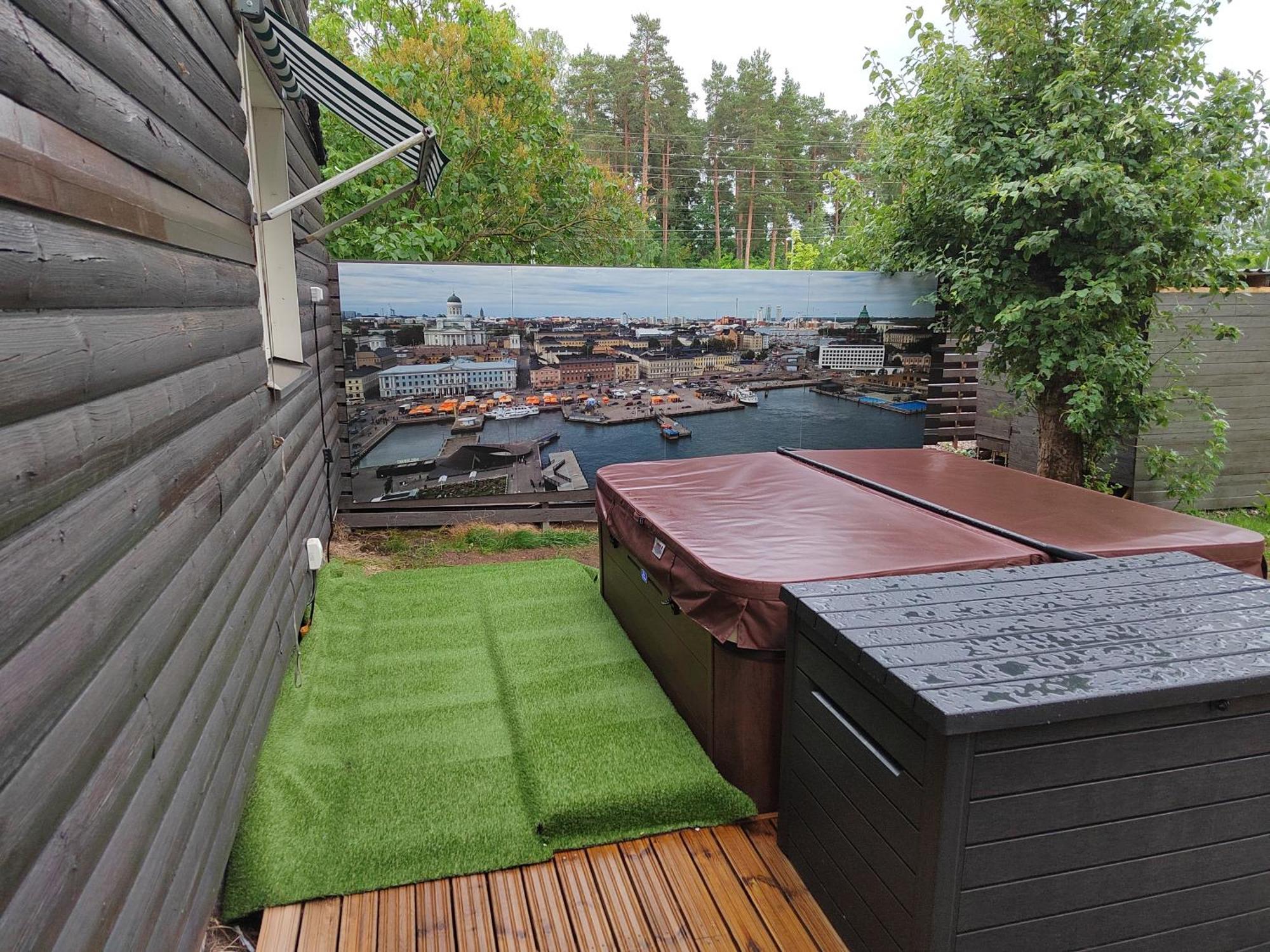 Relax & Recharge - A Unique Suite With A Touch Of Luxury - Hot Tub And Sauna Inspired Decor #Not A Real Sauna# Easy City Access - Direct Train 15 Min To City Helsinki Esterno foto