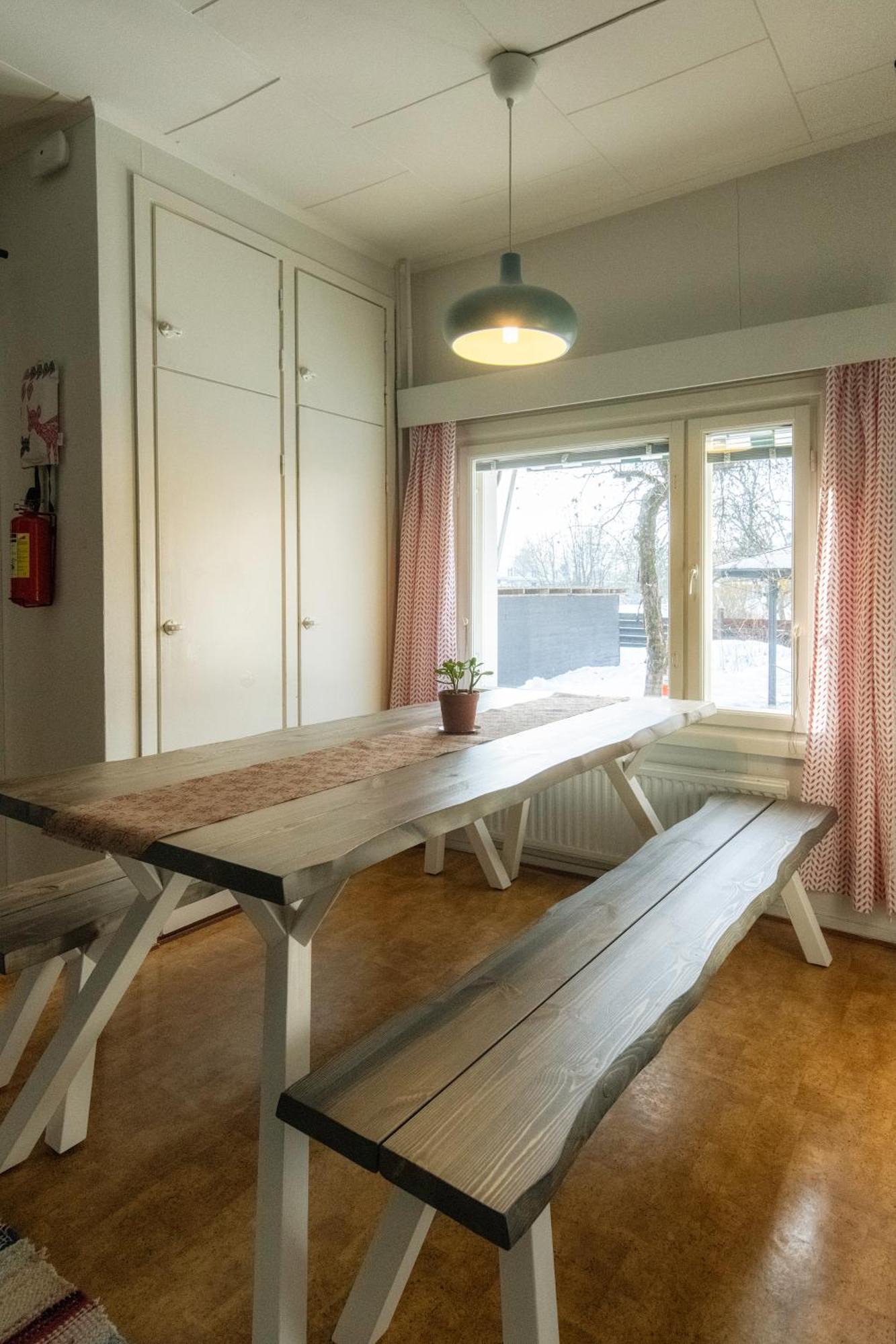 Relax & Recharge - A Unique Suite With A Touch Of Luxury - Hot Tub And Sauna Inspired Decor #Not A Real Sauna# Easy City Access - Direct Train 15 Min To City Helsinki Esterno foto