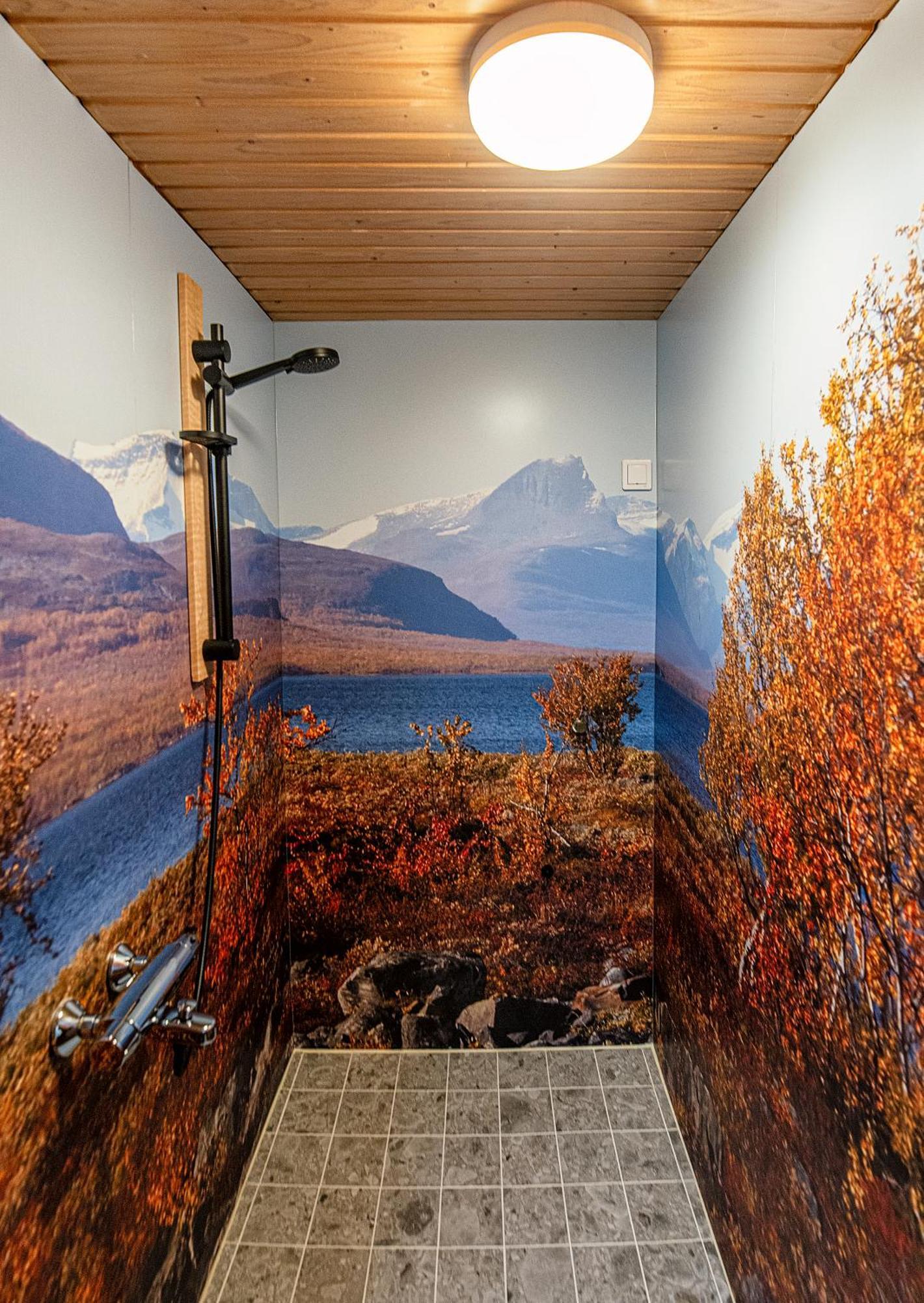 Relax & Recharge - A Unique Suite With A Touch Of Luxury - Hot Tub And Sauna Inspired Decor #Not A Real Sauna# Easy City Access - Direct Train 15 Min To City Helsinki Esterno foto